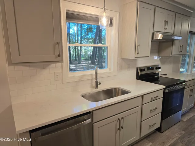 $2,800 | 138 Landsbury Drive, Durham, NC 27707