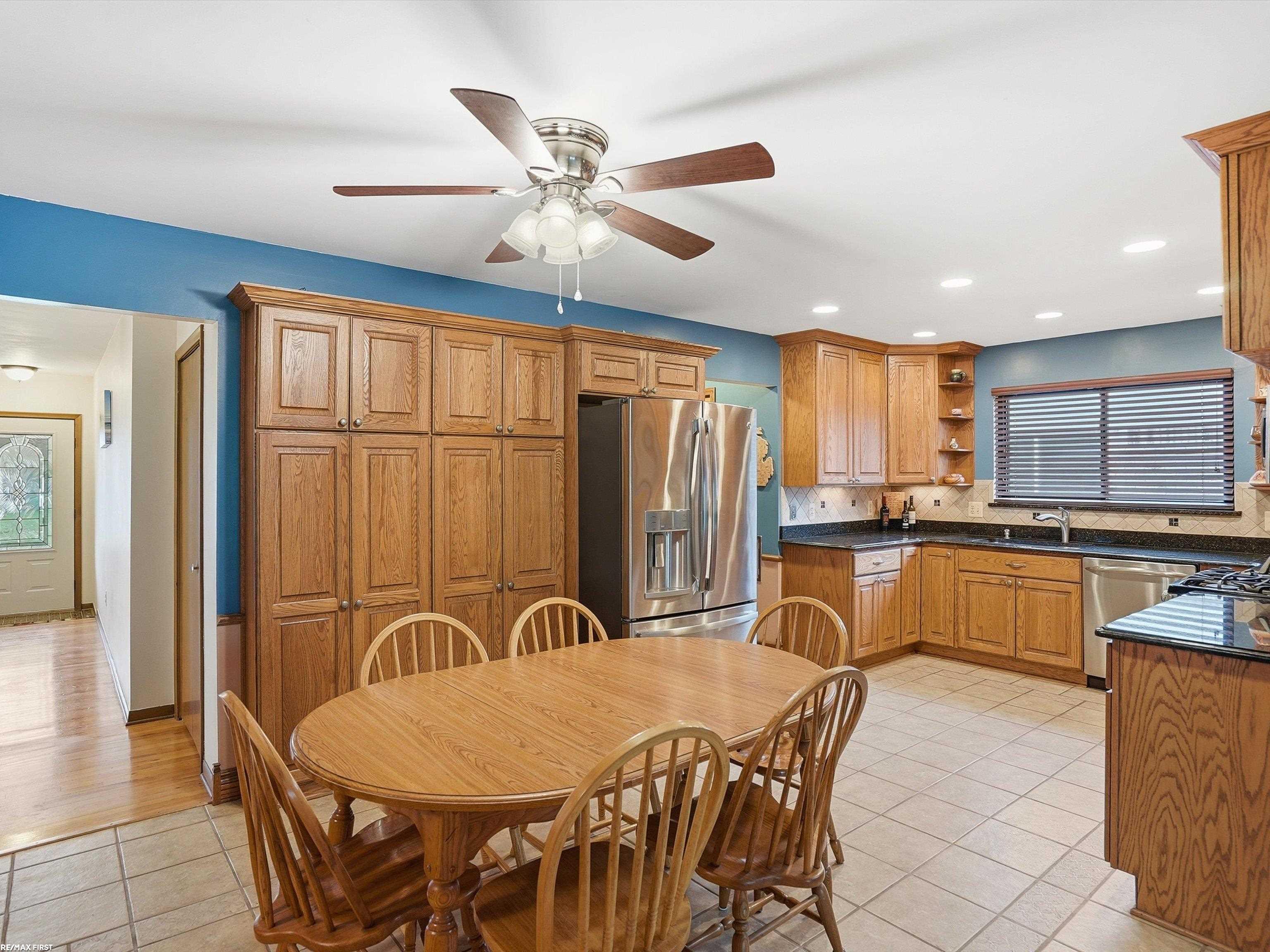 47431 Kathleen Road Macomb, MI 48044 - Photo 15 of 50