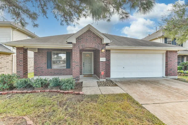 $1,900 | 12039 Lucky Meadow Drive, Tomball, TX 77375
