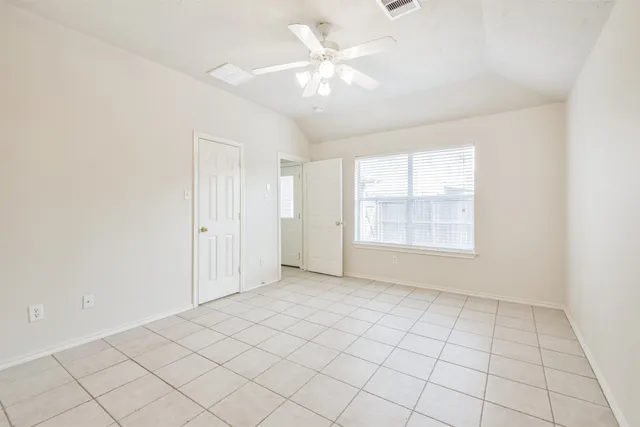 $1,900 | 12039 Lucky Meadow Drive, Tomball, TX 77375