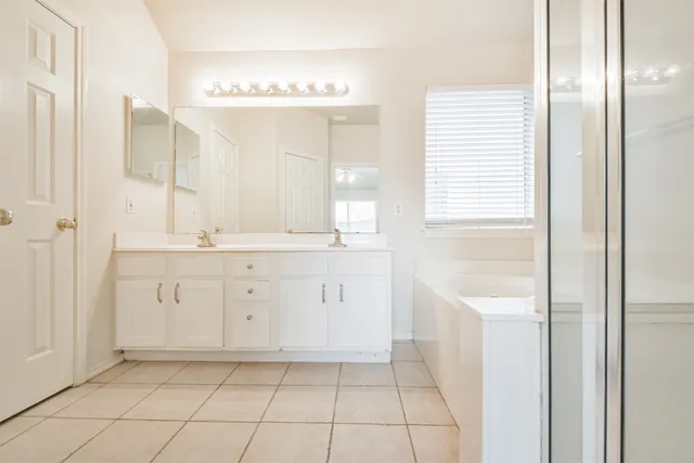 $1,900 | 12039 Lucky Meadow Drive, Tomball, TX 77375