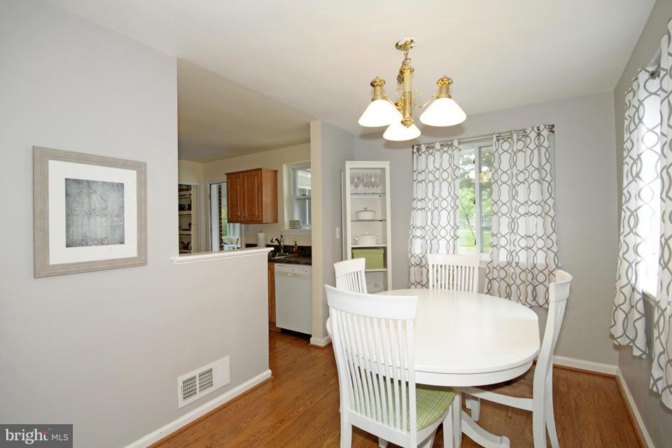 4010 Ridge Road Annandale, VA 22003 - Photo 7 of 28 Dining Room