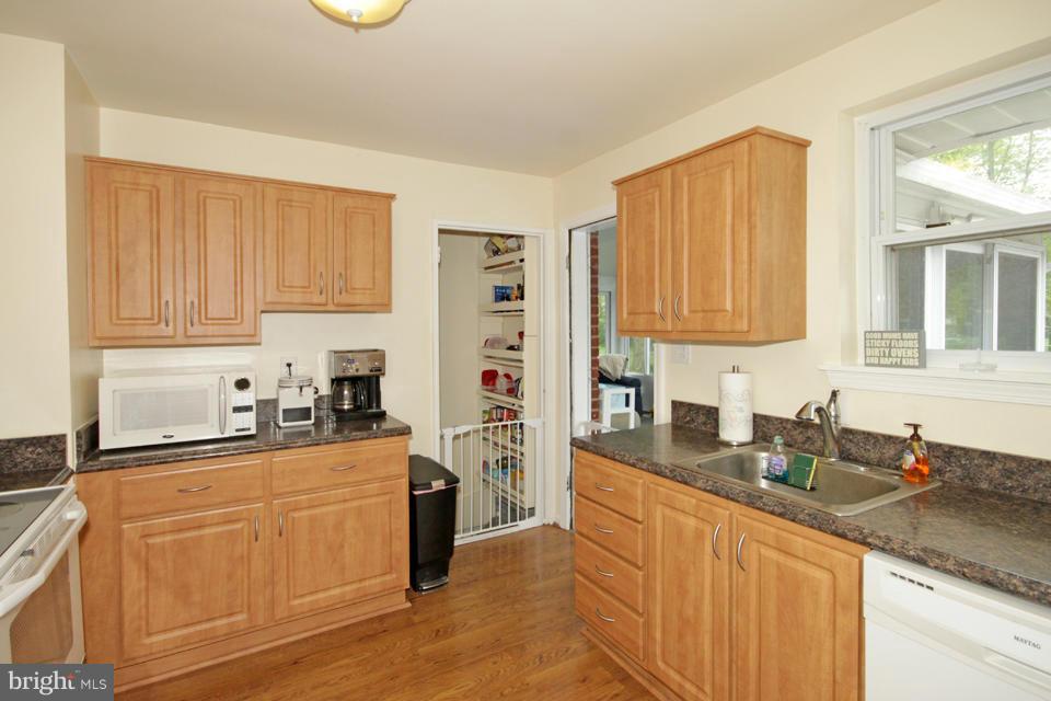 4010 Ridge Road Annandale, VA 22003 - Photo 8 of 28 Kitchen