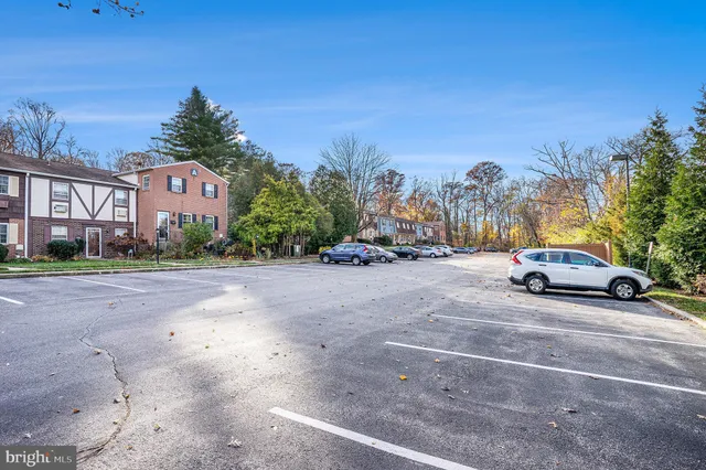 $259,000 | 207 Walnut Hill Road, Unit B4, West Chester, PA 19382