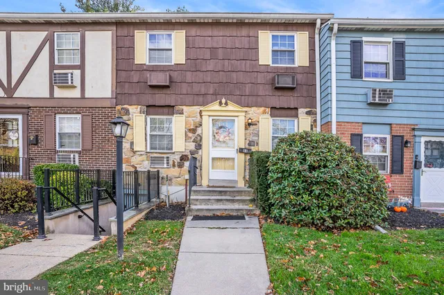 $259,000 | 207 Walnut Hill Road, Unit B4, West Chester, PA 19382