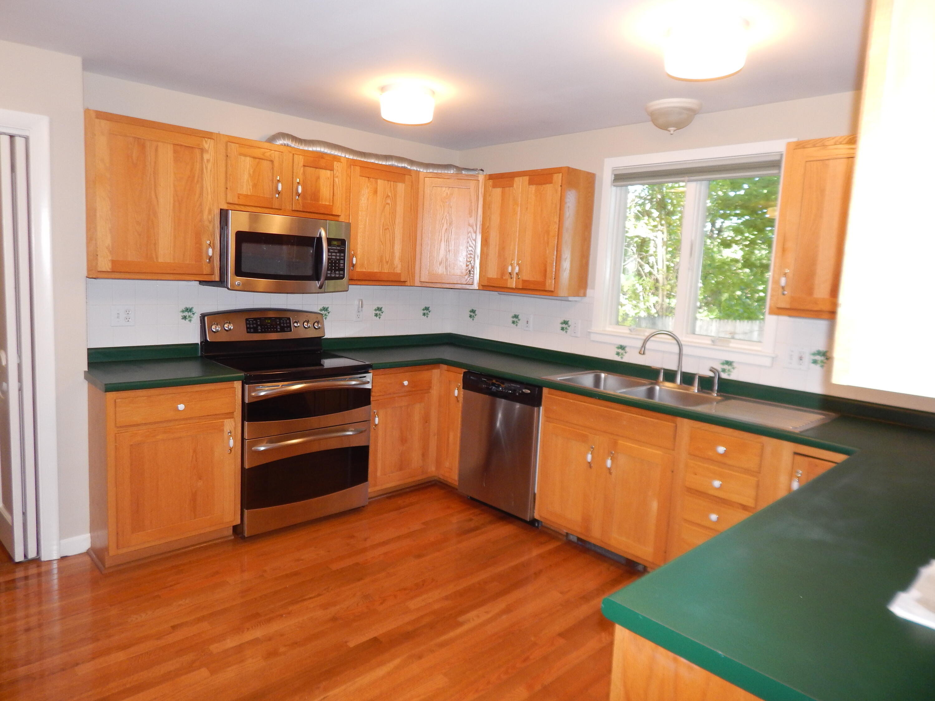 237 Clyde Road Bangor, ME 04401 - Photo 8 of 29 069