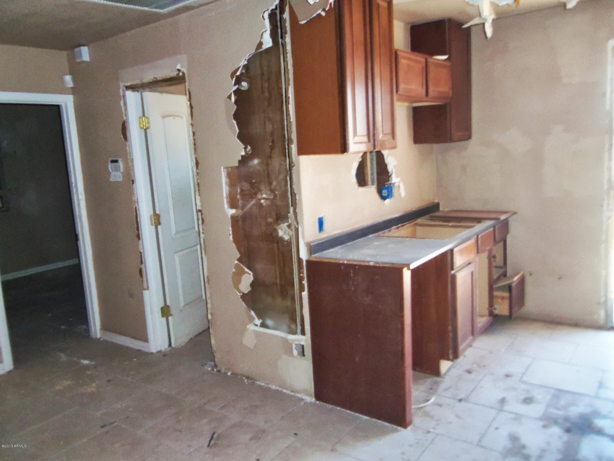 2836 East Chipman Road Phoenix, AZ 85040 - Photo 3 of 4 Chipman Kitchen