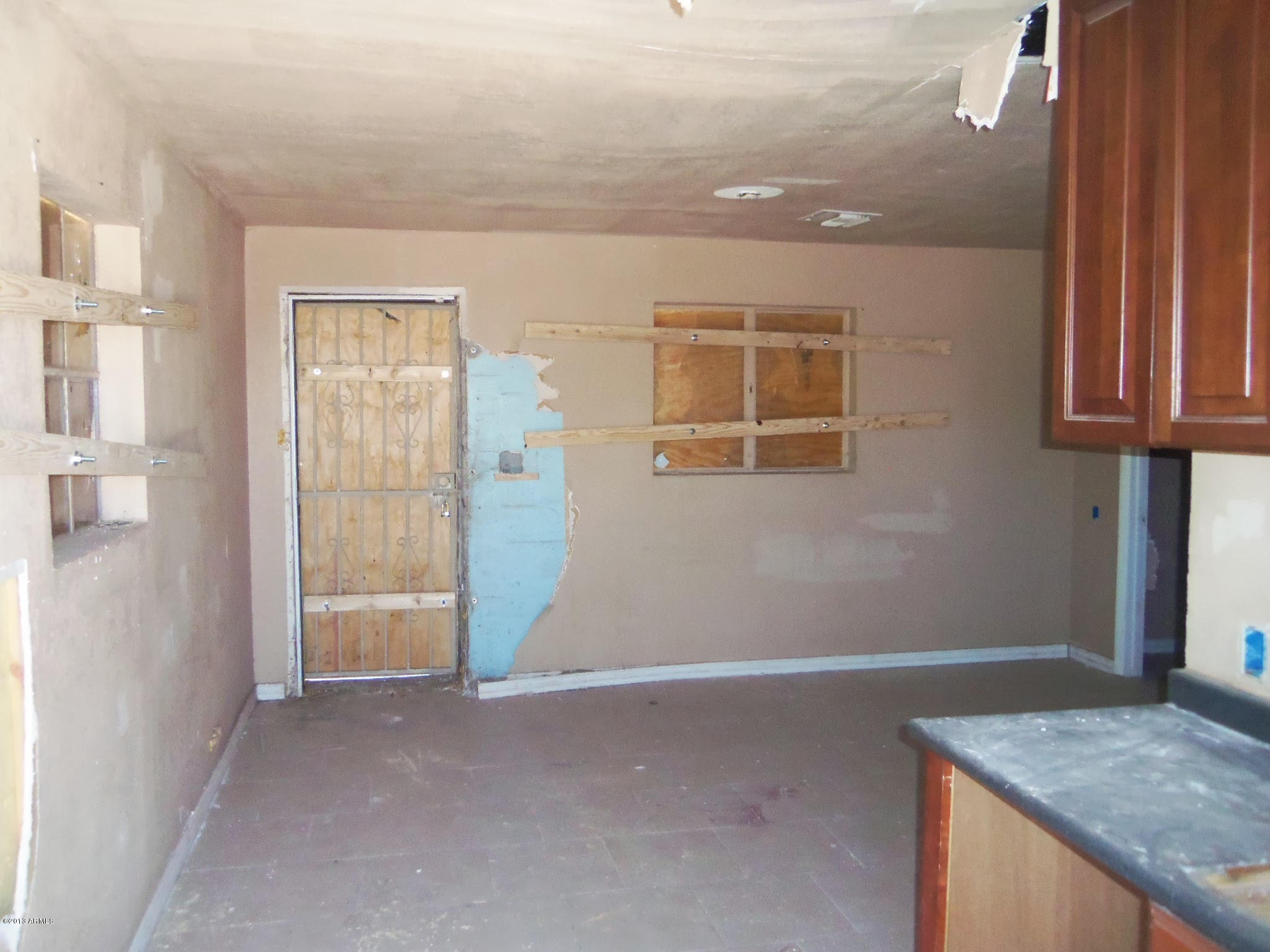 2836 East Chipman Road Phoenix, AZ 85040 - Photo 4 of 4 Chipman Greatroom
