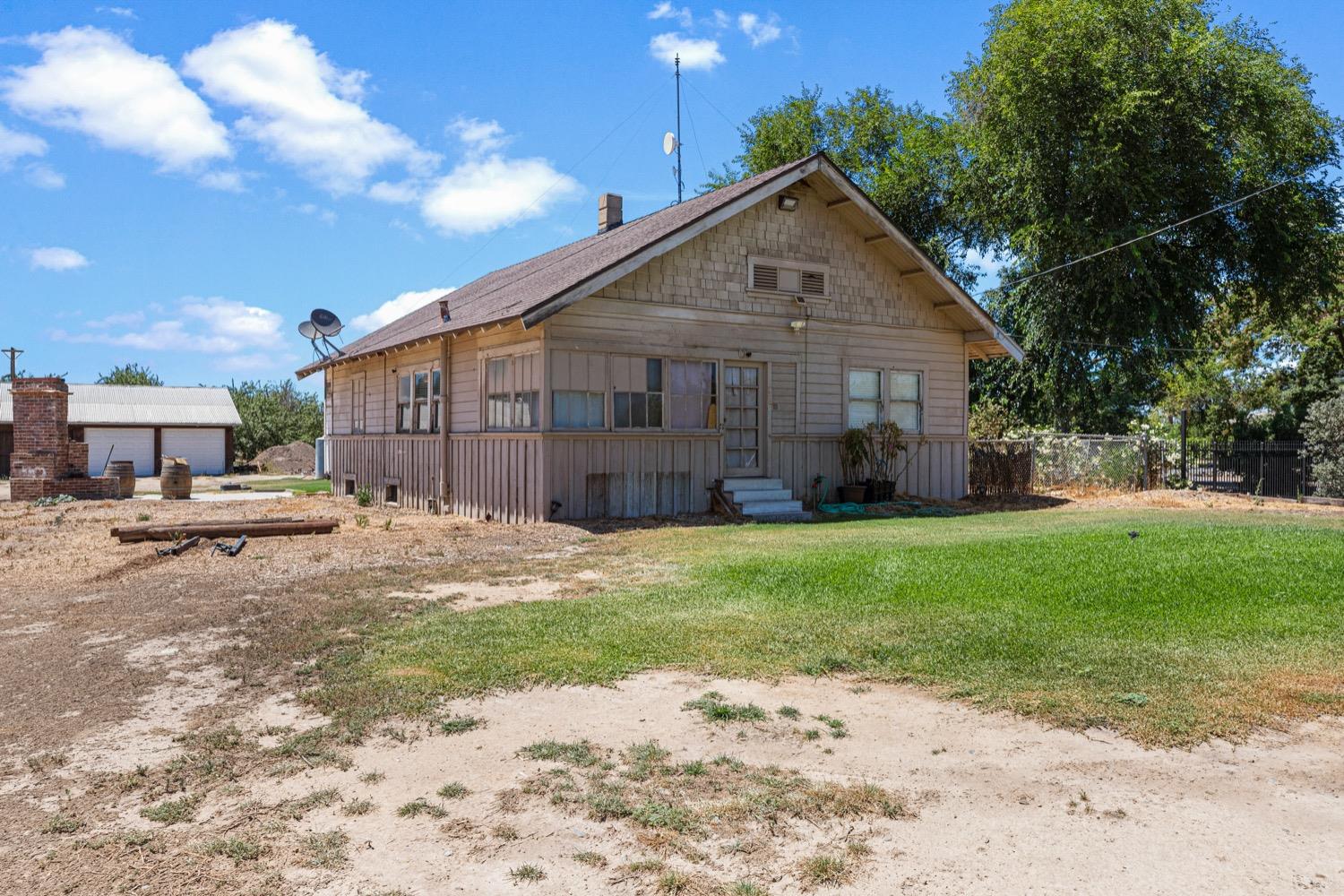 3724 Lockwood Road Ceres, CA 95307 - Photo 8 of 18 a view of a house with a yard