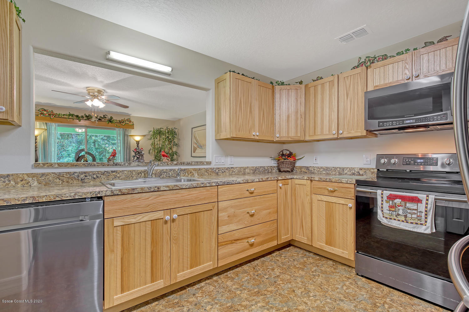 935 Raleigh Road Southeast Palm Bay, FL 32909 - Photo 11 of 34 935 Raleigh Rd SE Palm Bay FL-large-012-