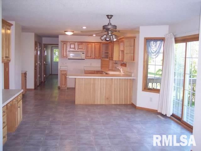 1924 Plum Tree Road Bettendorf, IA 52722 - Photo 4 of 9 Gallery Image 4