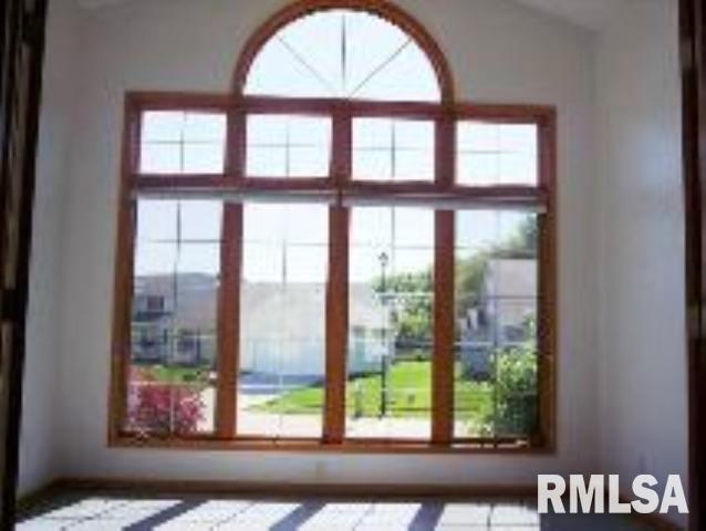 1924 Plum Tree Road Bettendorf, IA 52722 - Photo 6 of 9 Gallery Image 6
