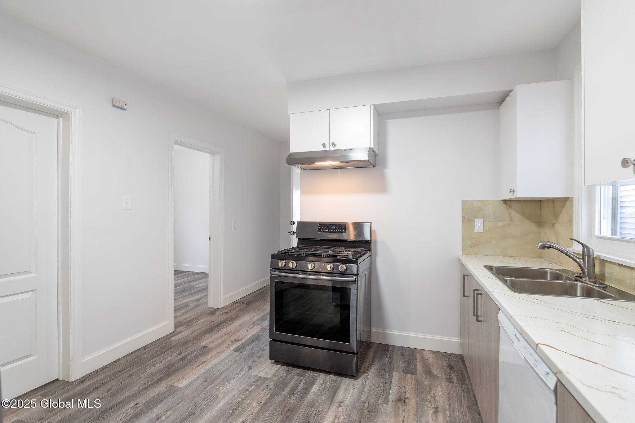 623 Seneca Street Schenectady, NY 12308 - Photo 12 of 46 img143