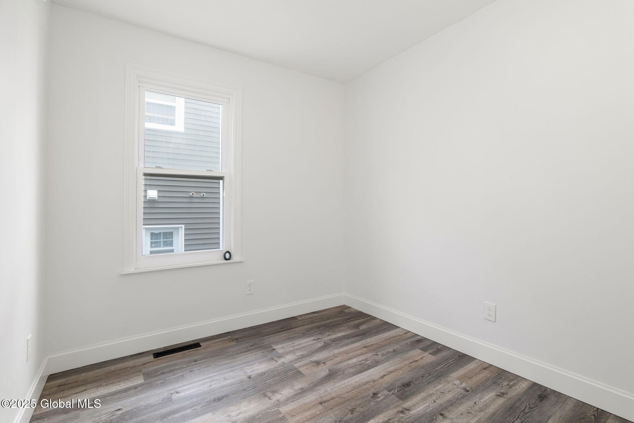 623 Seneca Street Schenectady, NY 12308 - Photo 16 of 46 img159