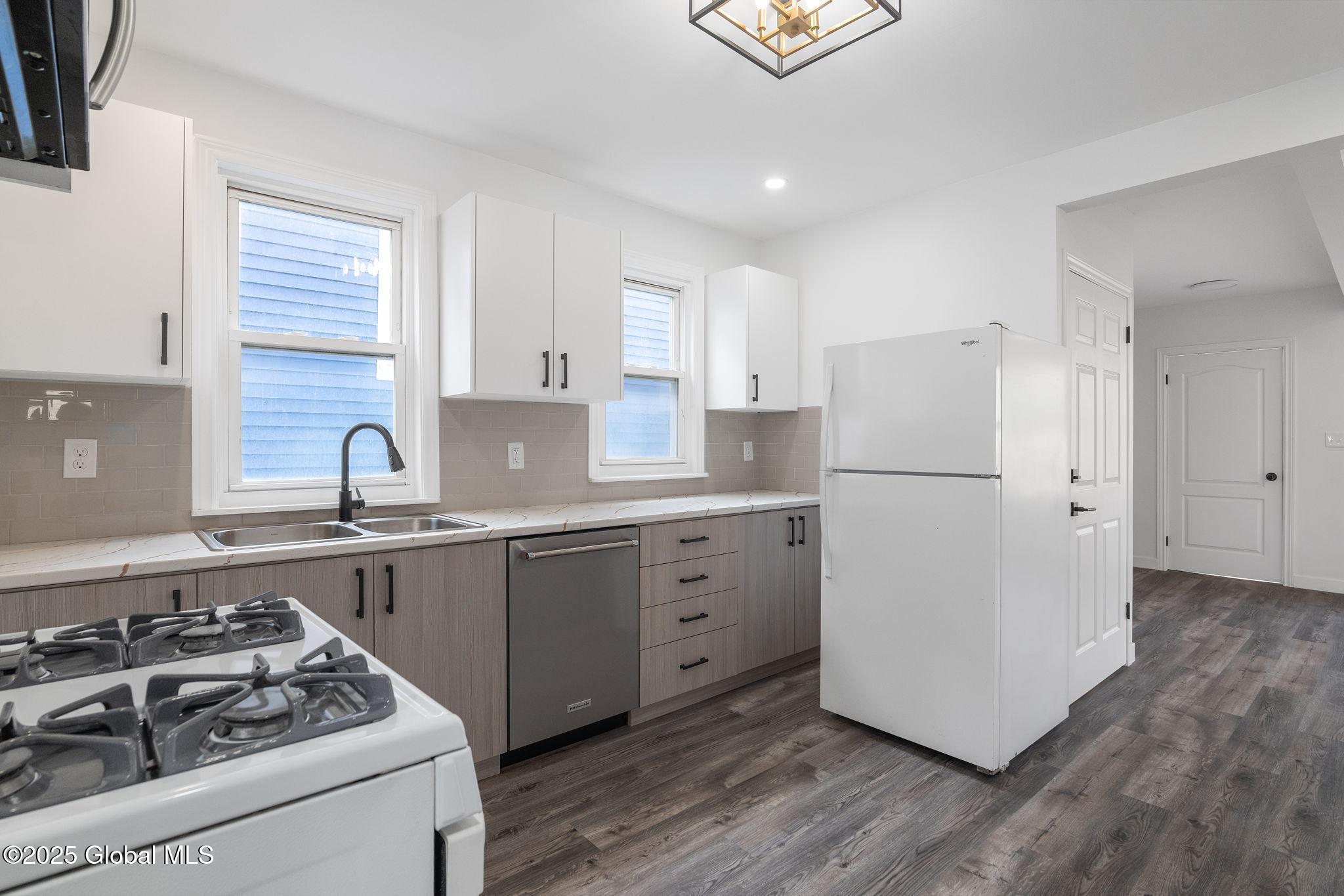 623 Seneca Street Schenectady, NY 12308 - Photo 29 of 46 img211