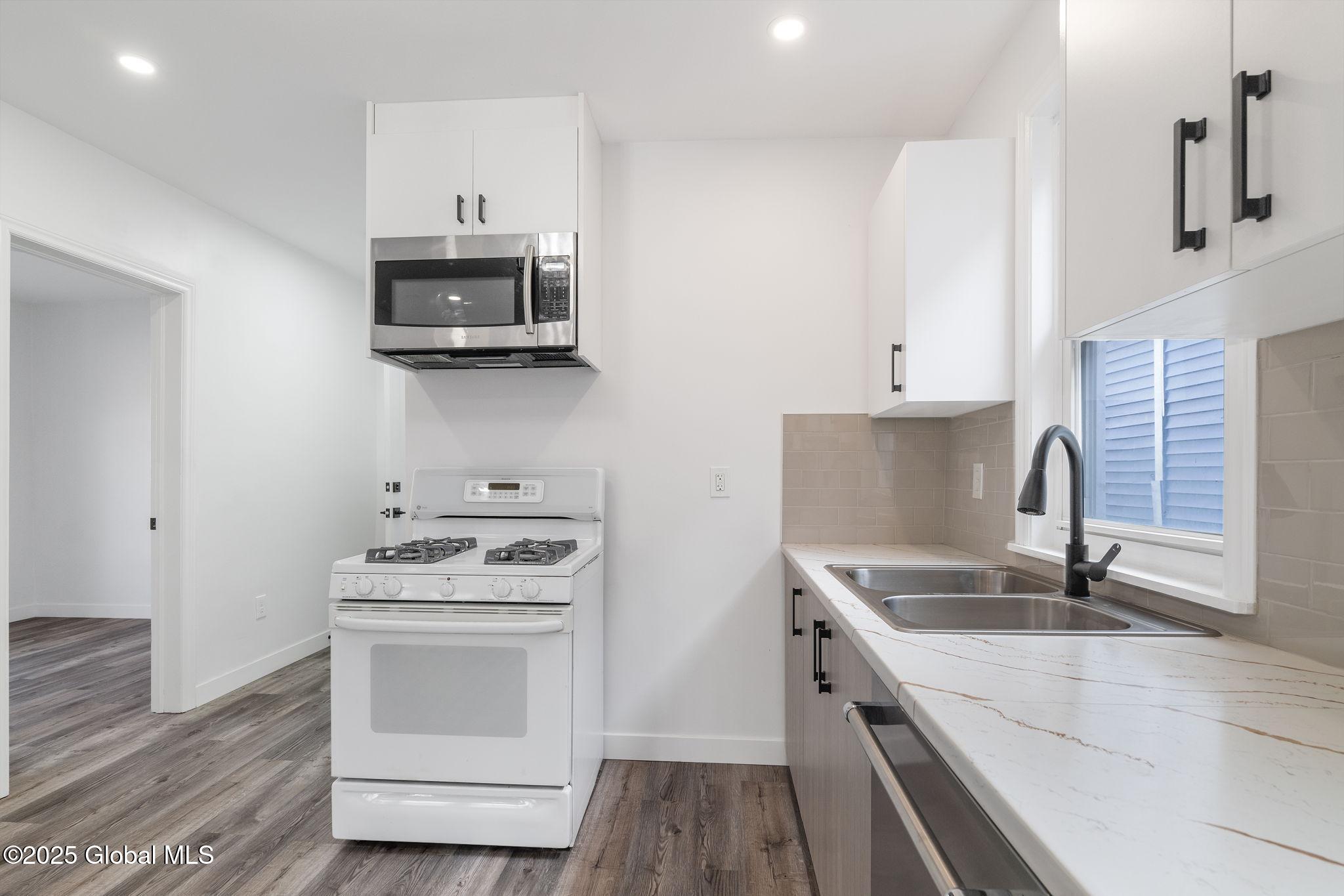 623 Seneca Street Schenectady, NY 12308 - Photo 30 of 46 img215