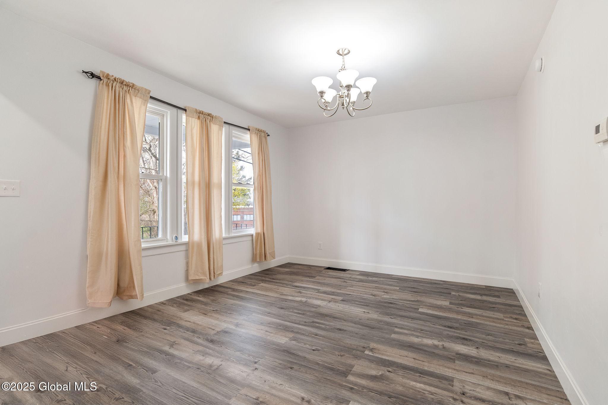 623 Seneca Street Schenectady, NY 12308 - Photo 6 of 46 img119