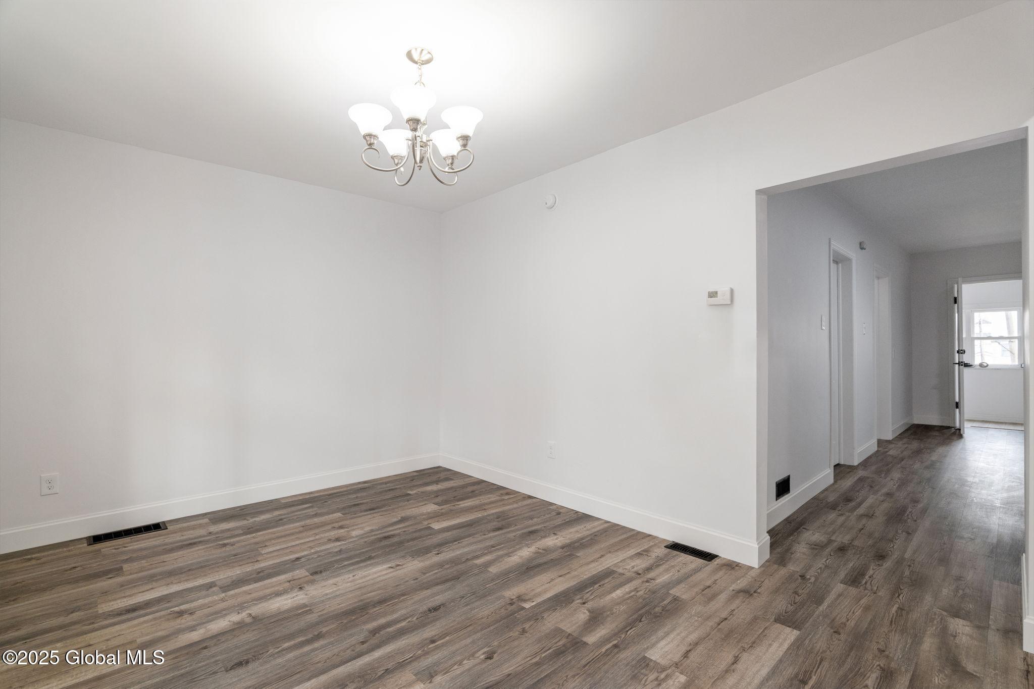 623 Seneca Street Schenectady, NY 12308 - Photo 7 of 46 img123