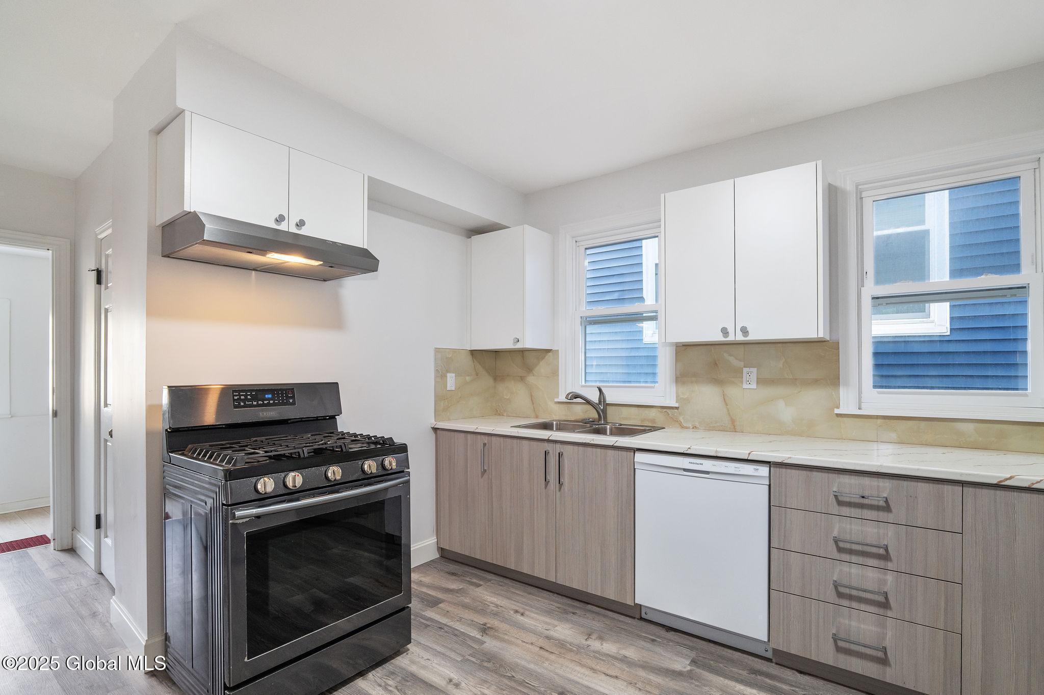 623 Seneca Street Schenectady, NY 12308 - Photo 9 of 46 img131