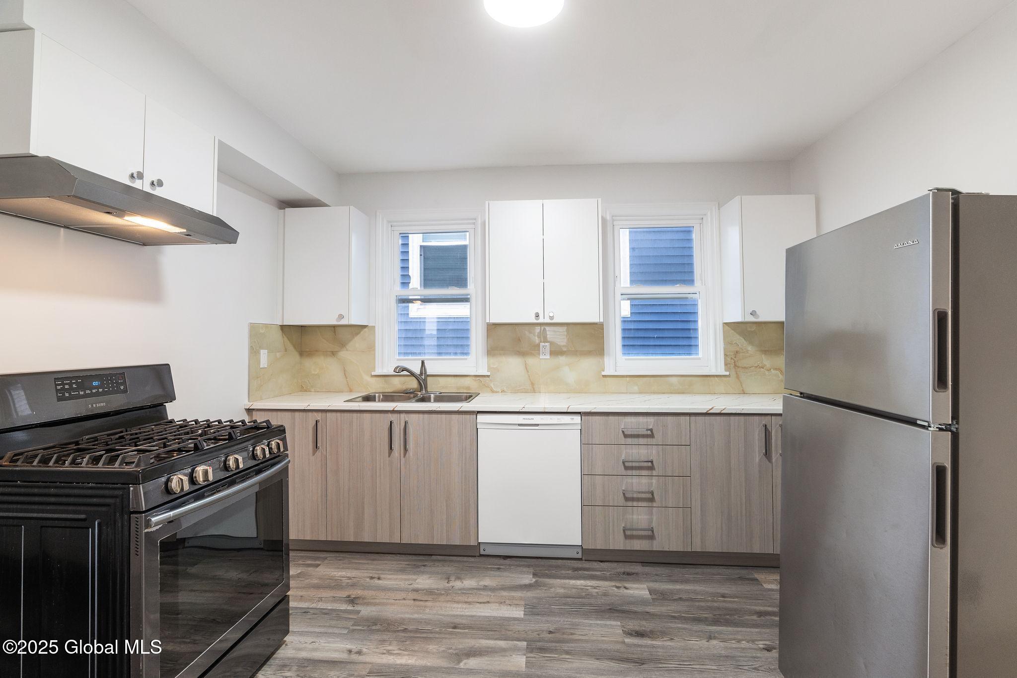 623 Seneca Street Schenectady, NY 12308 - Photo 10 of 46 img135