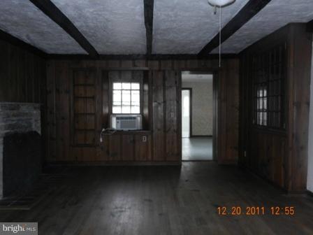 4061 Zulla Road The Plains, VA 20198 - Photo 8 of 10 Living Room
