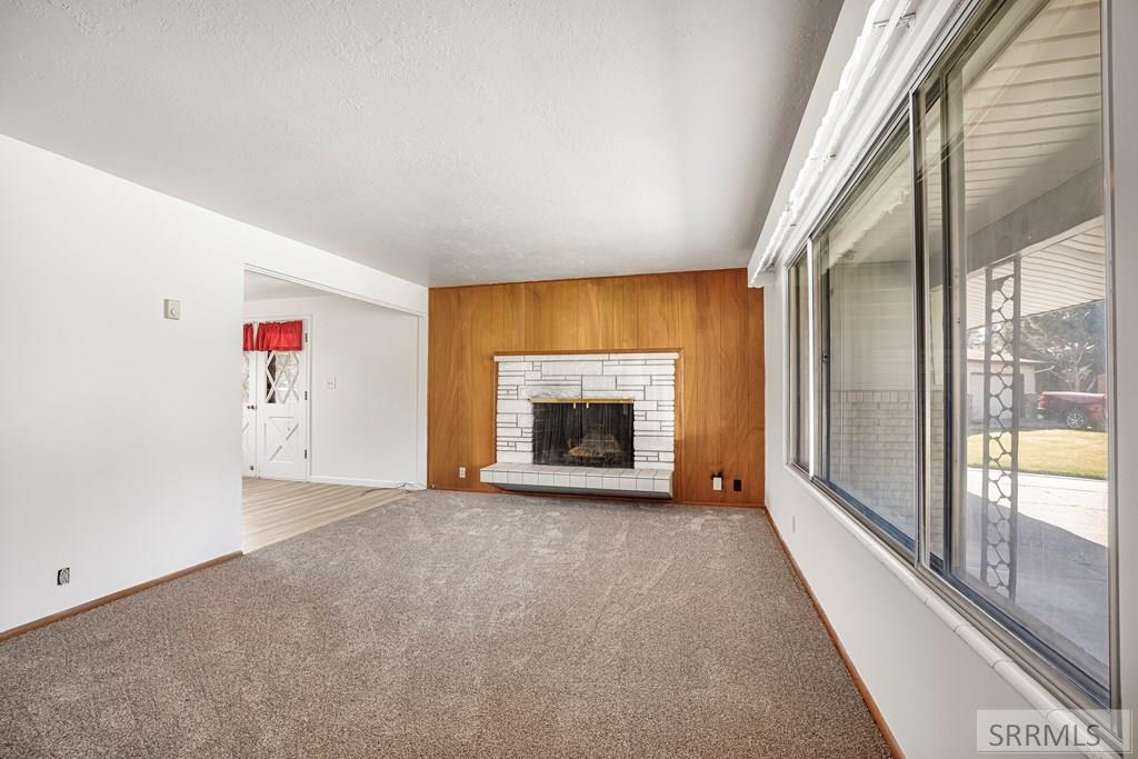 1920 Riviera Circle Idaho Falls, ID 83404 - Photo 4 of 33