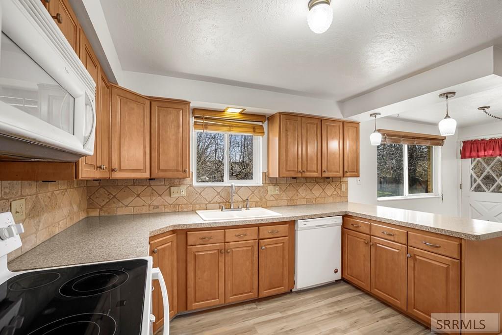 1920 Riviera Circle Idaho Falls, ID 83404 - Photo 8 of 33