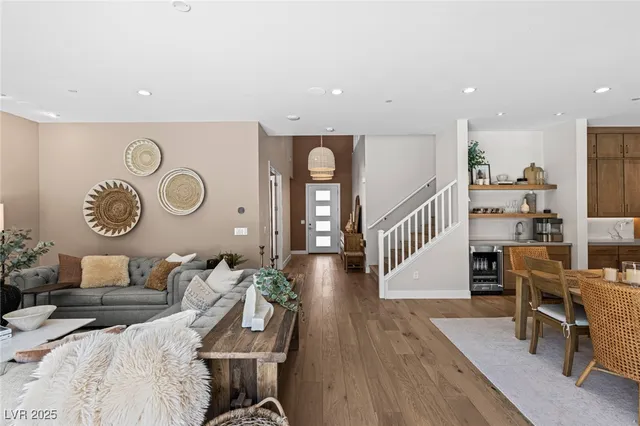 $1,100,000 | 9013 Powell Springs Street, Las Vegas, NV 89166