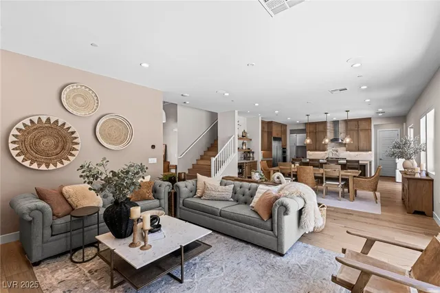 $1,100,000 | 9013 Powell Springs Street, Las Vegas, NV 89166