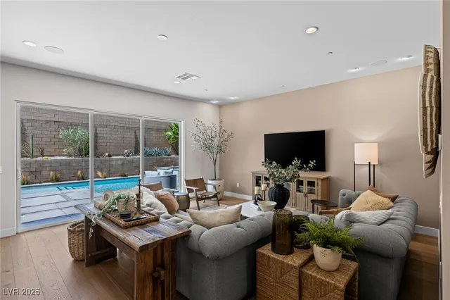 $1,100,000 | 9013 Powell Springs Street, Las Vegas, NV 89166