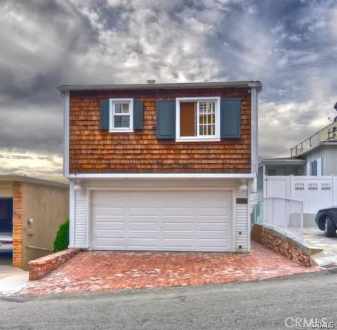 a view of backyard of house