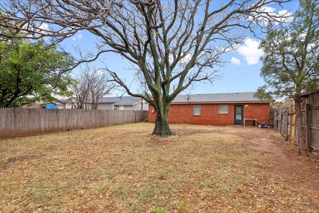 $125,000 | 131 Elgin Avenue, Levelland, TX 79336