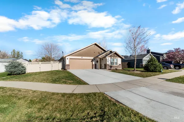 $515,000 | 548 North Ripplerock Place, Star, ID 83669