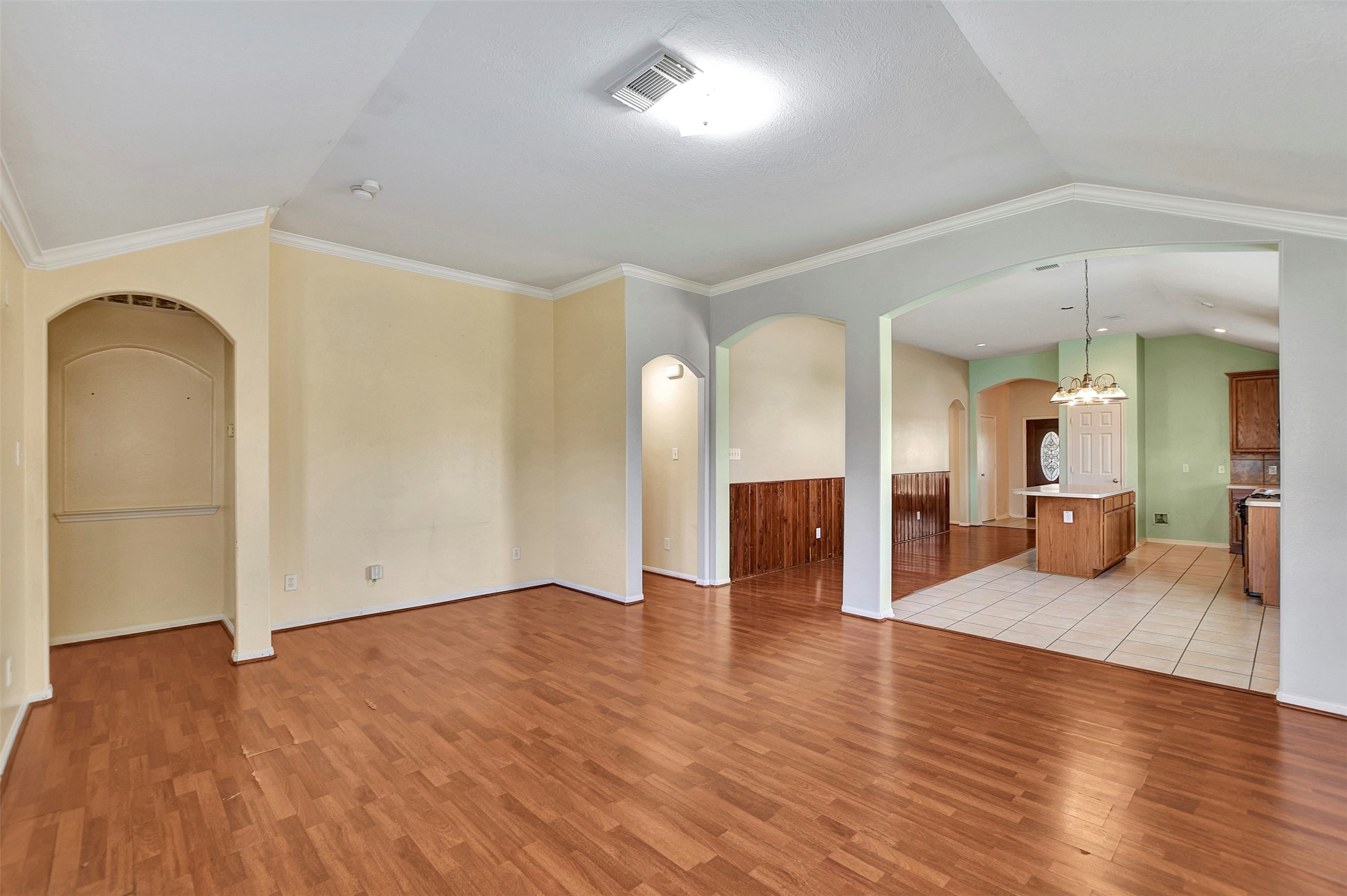 5918 Durango Mist Lane Katy, TX 77449 - Photo 19 of 41 a view of a livingroom with wooden floor and furniture