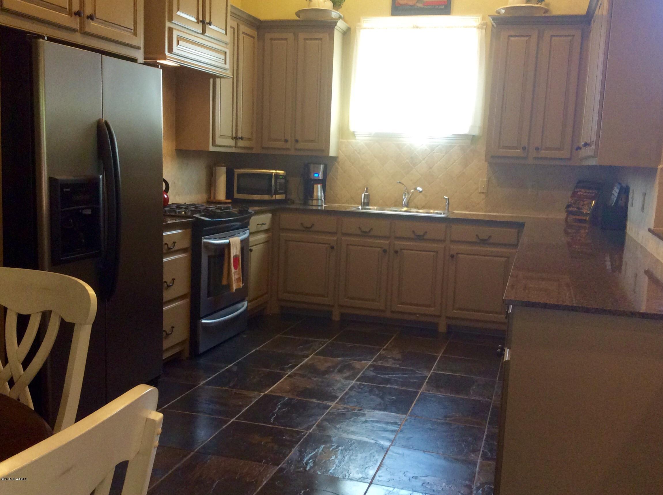 407 Harbor Road Youngsville, LA 70592 - Photo 13 of 45 image