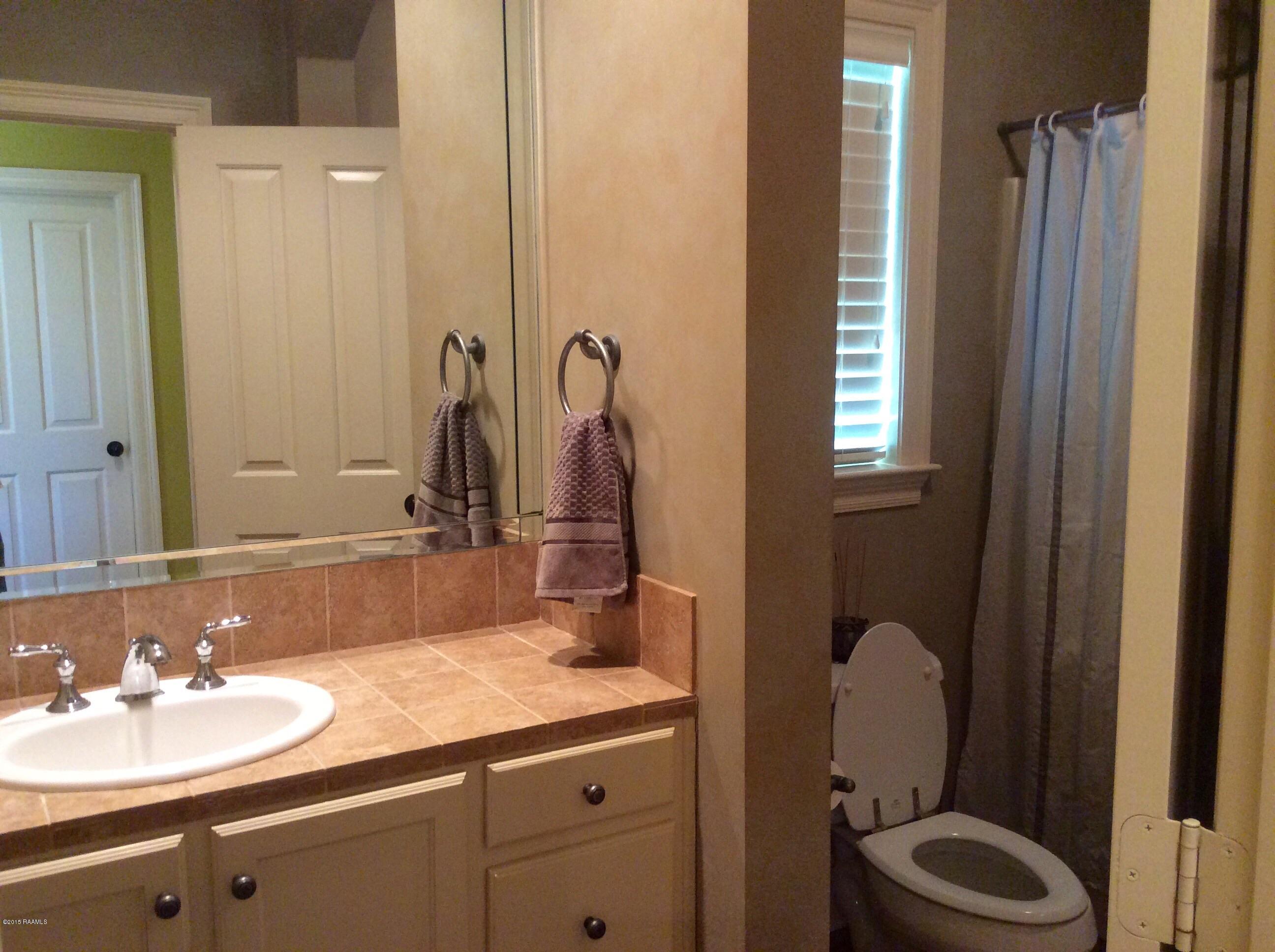 407 Harbor Road Youngsville, LA 70592 - Photo 17 of 45 image