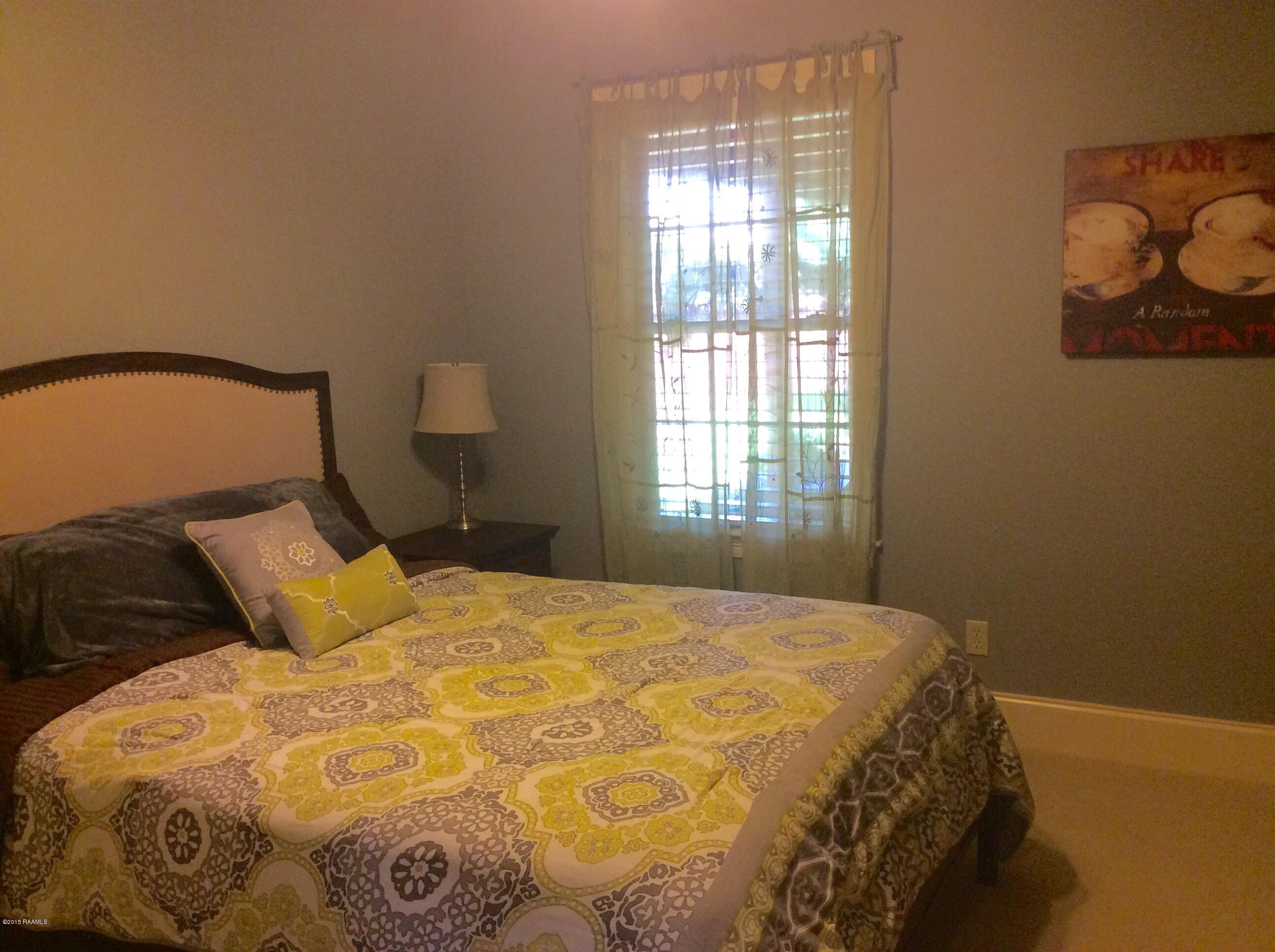 407 Harbor Road Youngsville, LA 70592 - Photo 18 of 45 image