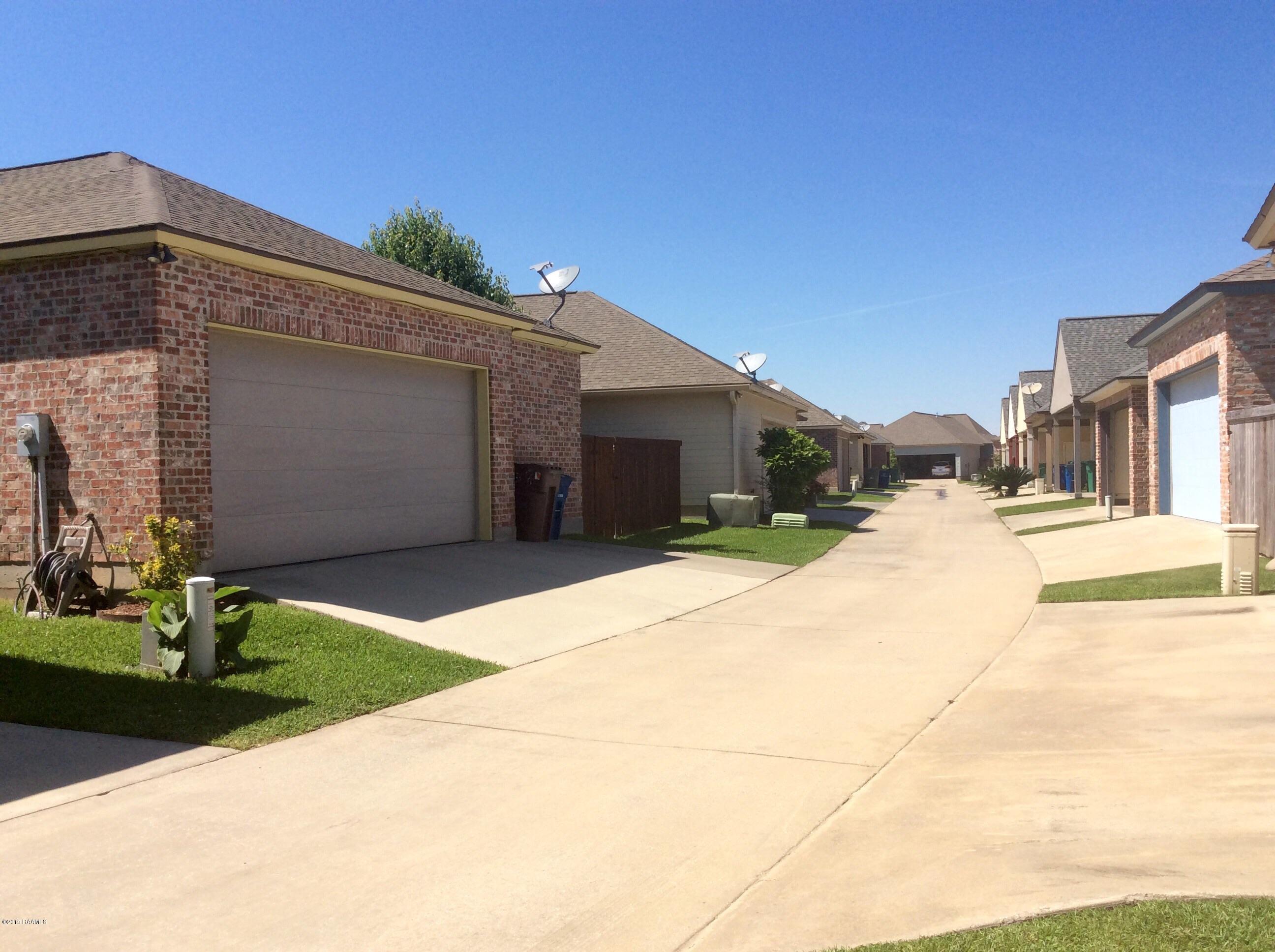 407 Harbor Road Youngsville, LA 70592 - Photo 36 of 45 image