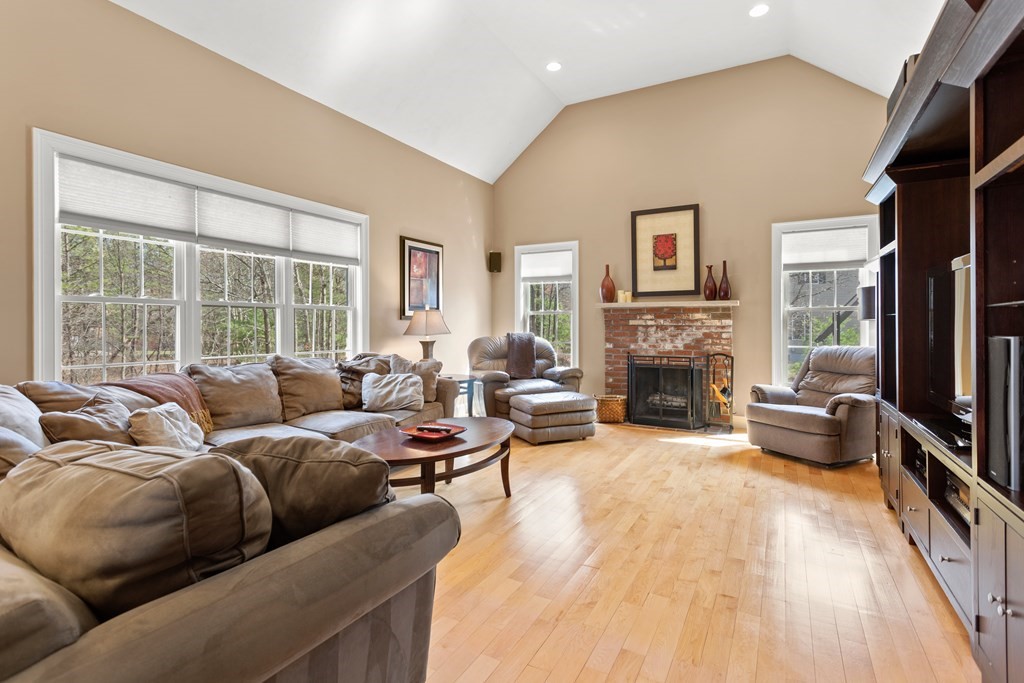 2 Nicole Road Mansfield, MA 02048 - Photo 19 of 42 Gallery Image 19