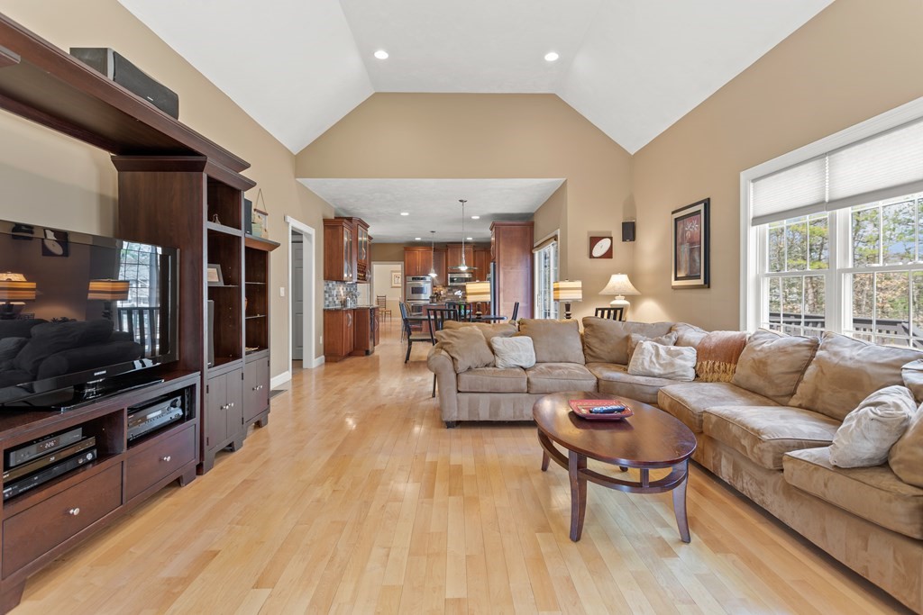2 Nicole Road Mansfield, MA 02048 - Photo 20 of 42 Gallery Image 20