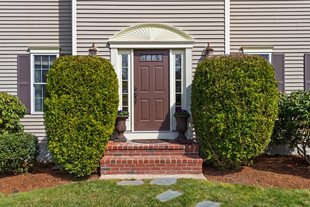 2 Nicole Road Mansfield, MA 02048 - Photo 4 of 42 Gallery Image 4