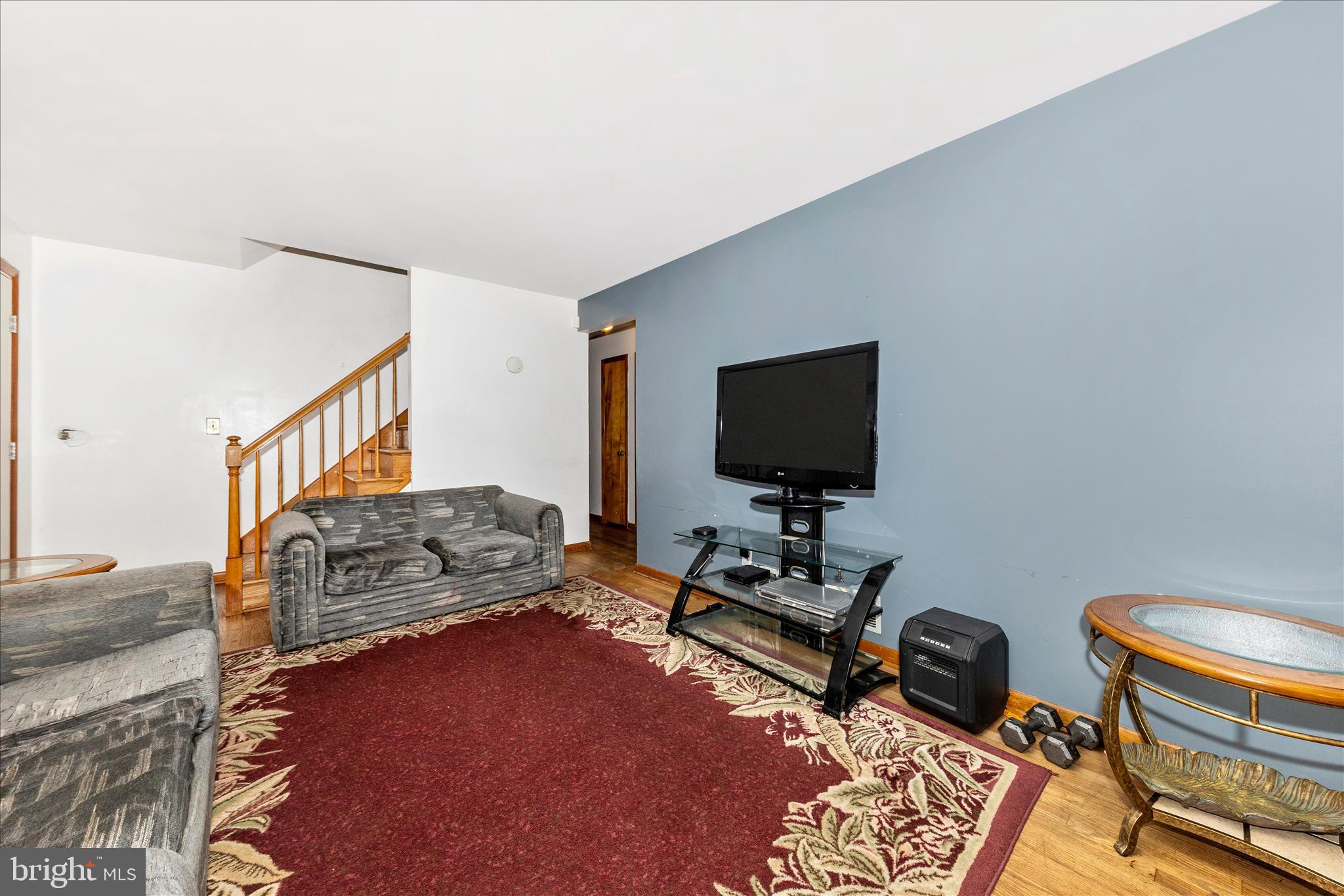 8018 Sagramore Road Baltimore, MD 21237 - Photo 7 of 44 Living Room