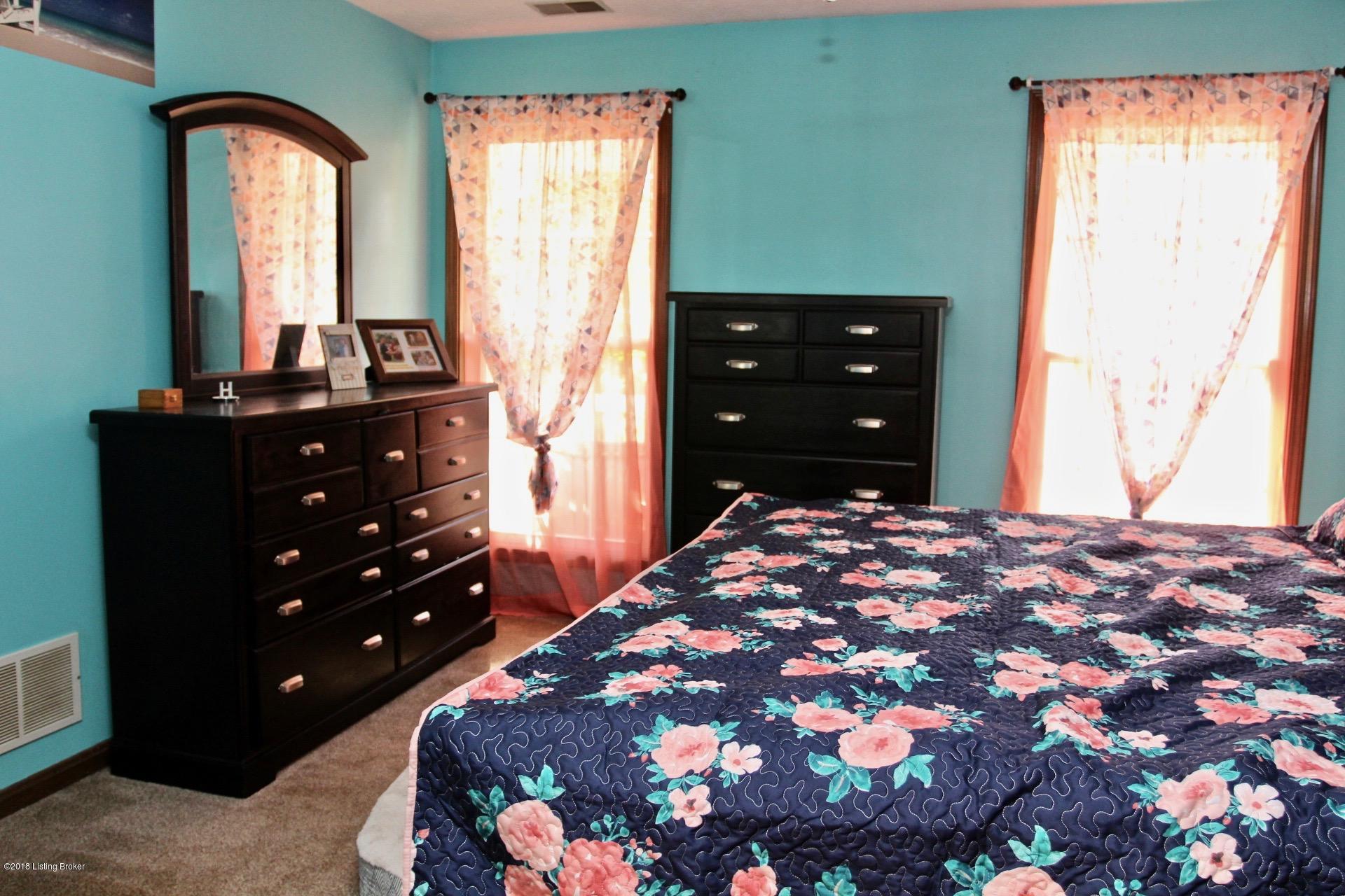 828 Greenbriar Road Mount Washington, KY 40047 - Photo 8 of 64 828 Greenbriar Rd - Mt Washington