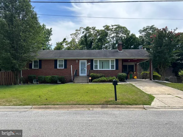 $2,795 | 5515 Hill Way, Suitland, MD 20746