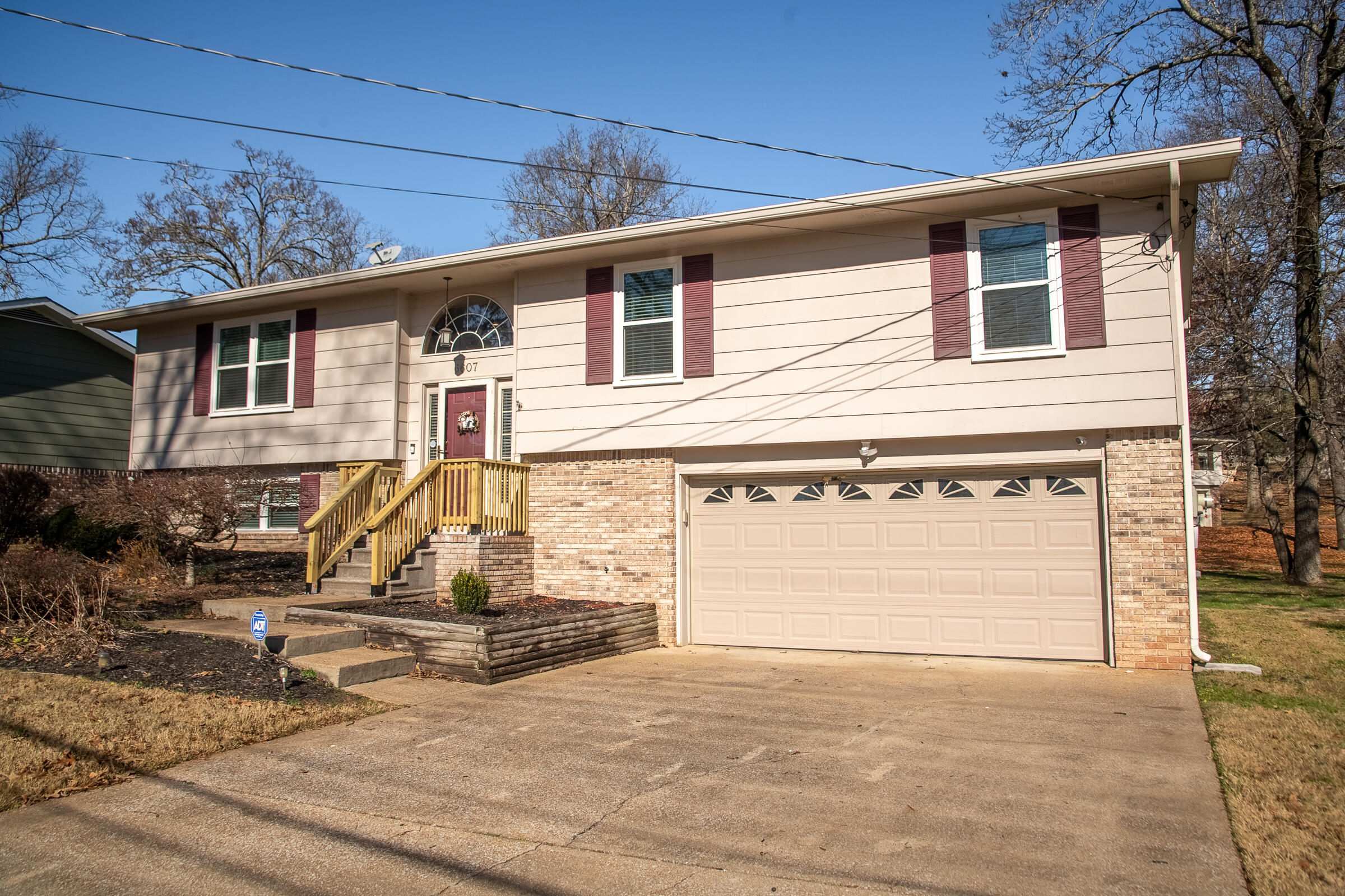 6607 Holder Road Harrison, TN 37341 - Photo 2 of 26 2-CAR GARAGE