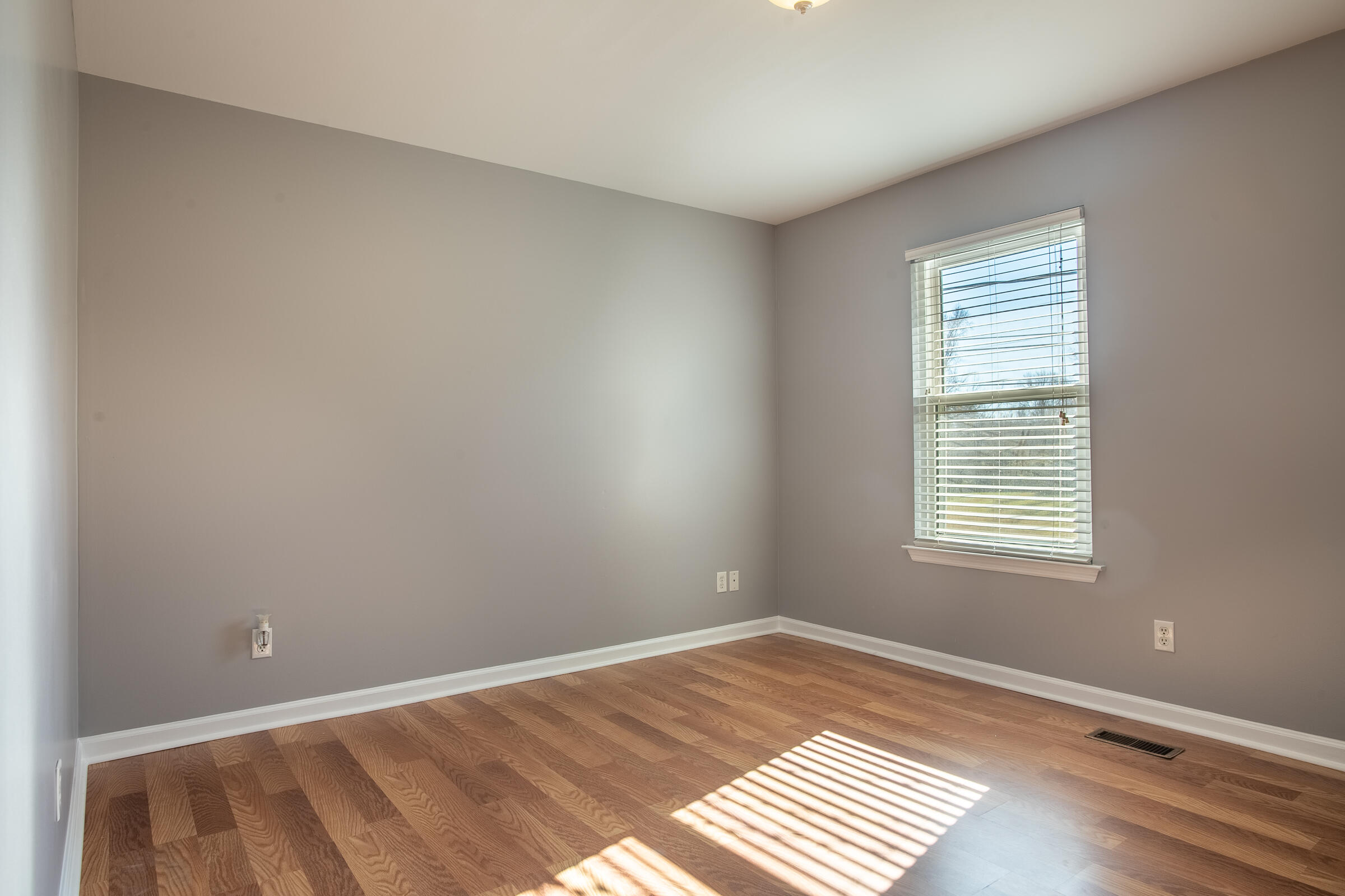 6607 Holder Road Harrison, TN 37341 - Photo 16 of 26 NEW FLOORING & PAINT