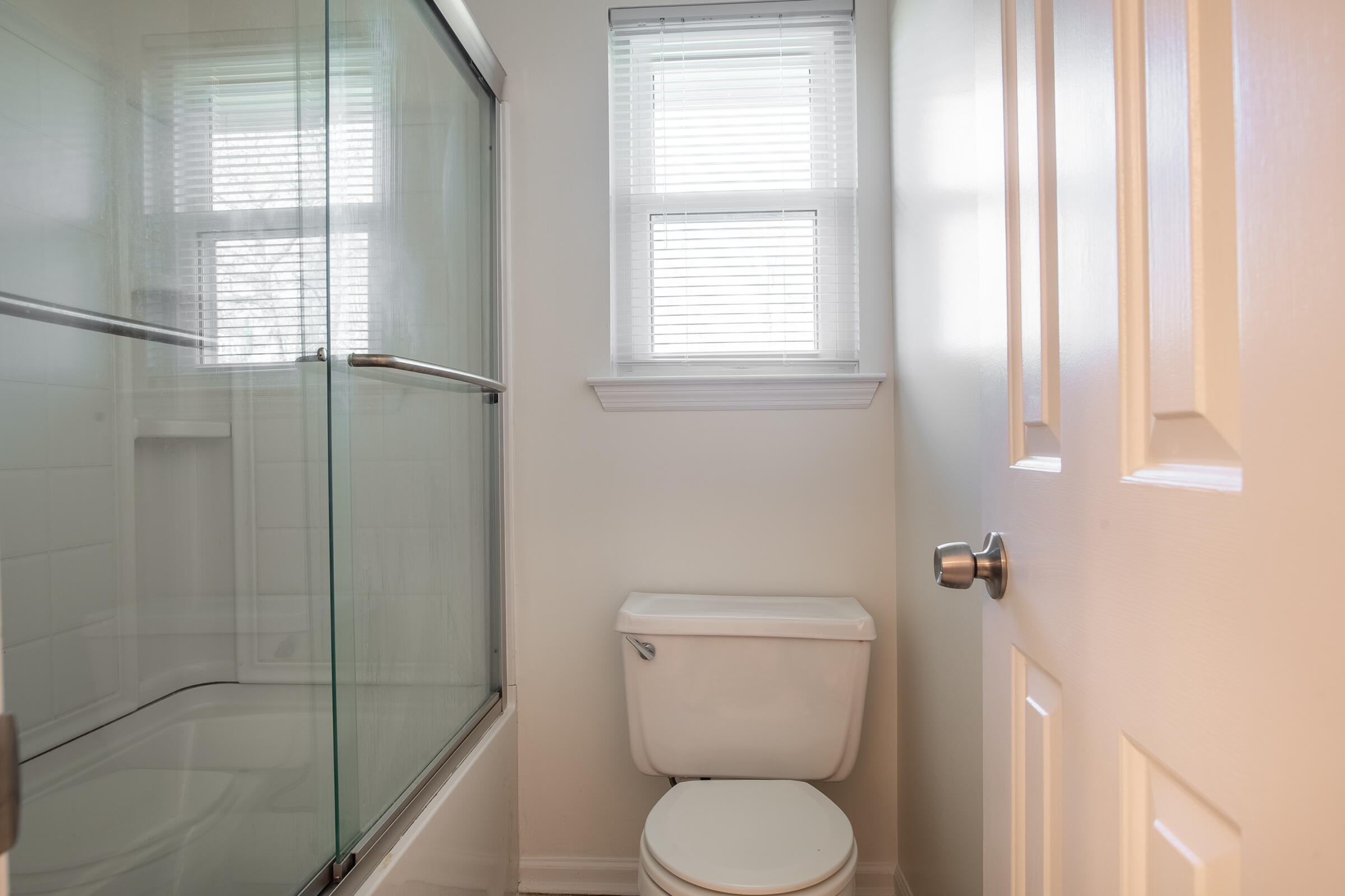 6607 Holder Road Harrison, TN 37341 - Photo 18 of 26 GUEST BATH