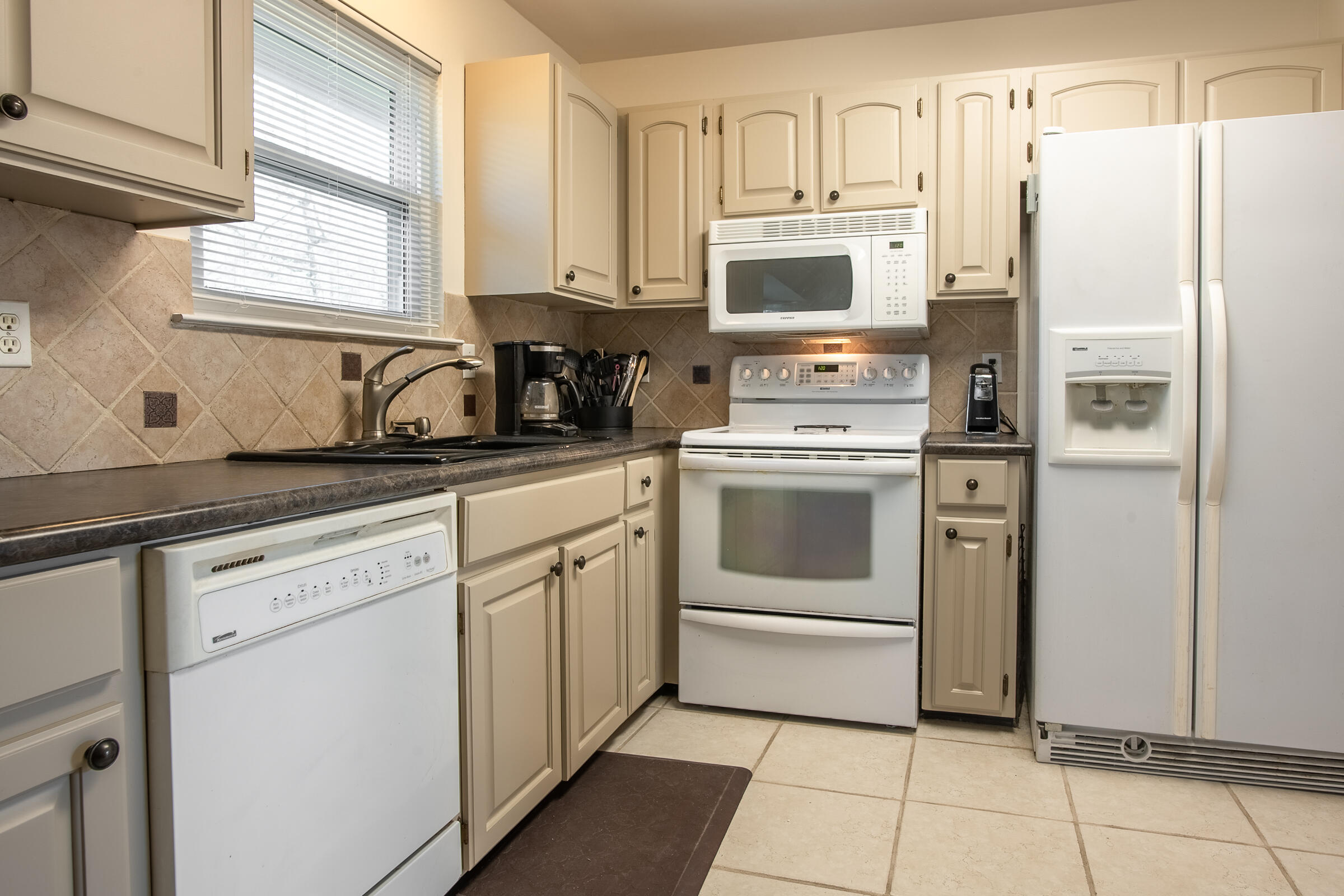 6607 Holder Road Harrison, TN 37341 - Photo 7 of 26 UPDATED KITCHEN