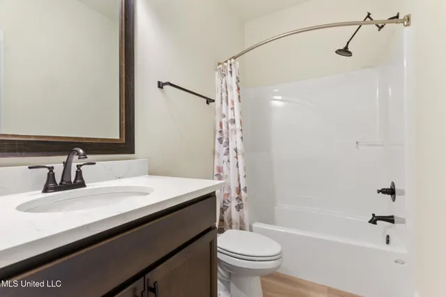 $295,900 | 18119 Evergreen Drive, Gulfport, MS 39503