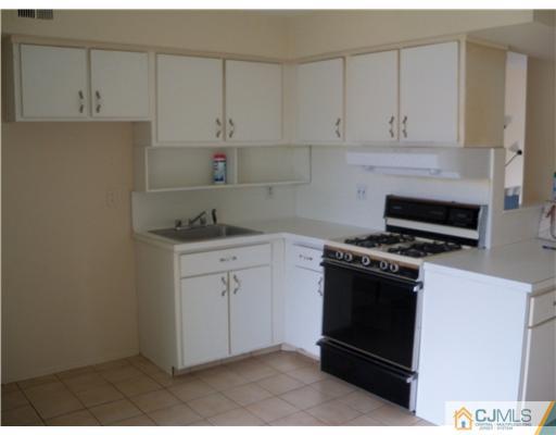 182 Evergreen Road, Unit 15B Edison, NJ 08837 - Photo 2 of 7 Gallery Image 2